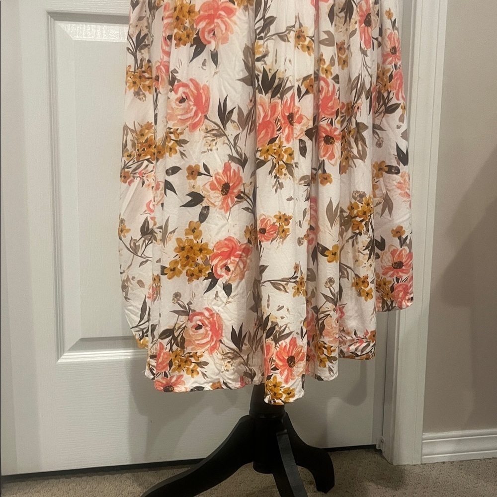 Torrid floral midi length, fully lined dress, size 1, 1X or 14/16 - Picture 8 of 9